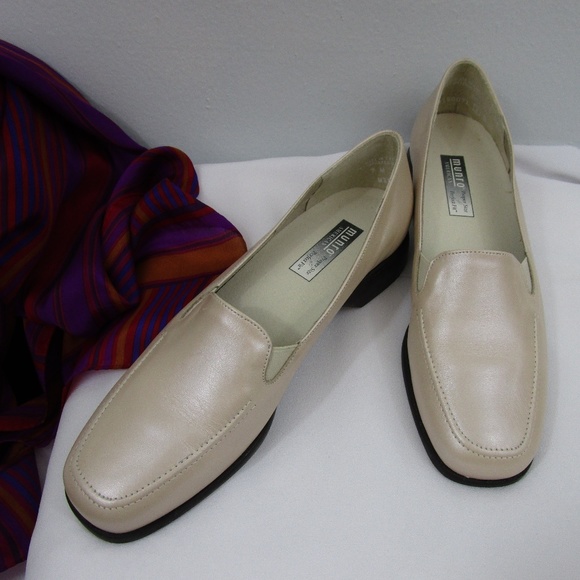 Munro Shoes - Munro America Comfort Loafers Pale Metallic Pink